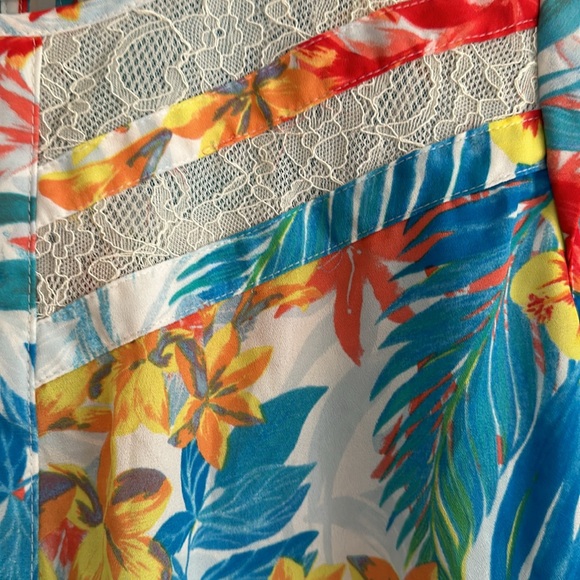 Blouse - Picture 2 of 4